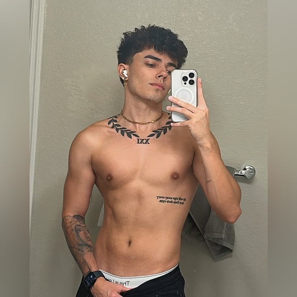 Meet your Posher, Sami - Picture 2 of 2